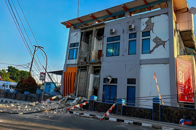 Gubernur NTT Minta Supermarket Salurkan Makanan untuk Warga Terdampak Gempa