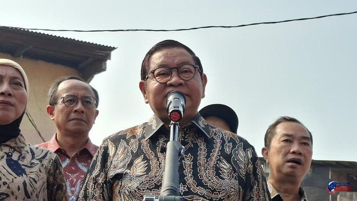 Truk Trailer Pengangkut Tangki Tersangkut di JPO Kramat Jati, Macet Parah Hingga 3 Jam, Gubernur Pramono Minta Operator Ditindak