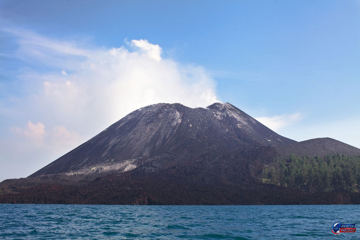 Gunung Anak Krakatau Kembali Alami Gempa Dini Hari, Aktivitas Vulkanik Masih Terpantau Level Siaga
