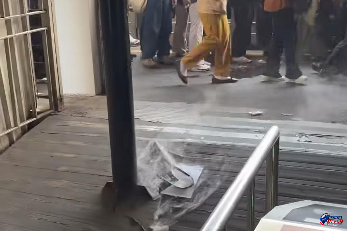 Dua Ponsel Penumpang Terbakar di Commuter Line Rangkasbitung–Tanah Abang, Kereta Sempat Dipenuhi Asap