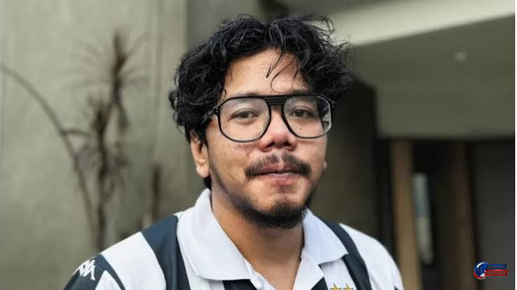 Ferry Irwandi Mengaku Dibuntuti Mobil Selama Berminggu-minggu: “Siapa pak? turun! Turun!,”