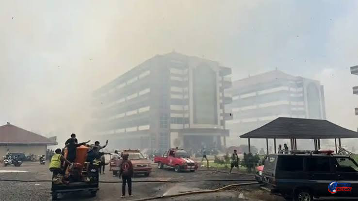 Karhutla Kepung Kampus UNISKA, Api Membesar dan Helikopter Water Bombing Dikerahkan