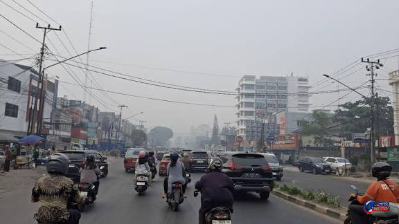 Karhutla Banyuasin Kembali Meluas, Asap Selimuti Palembang dan 17.434 Kasus ISPA Tercatat
