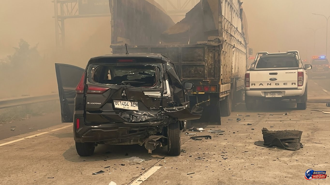 Kabut Asap Karhutla Picu Kecelakaan Beruntun di Barito Kuala, Kendaraan Ringsek Parah