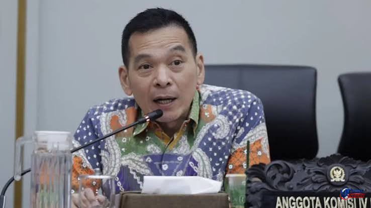 Karhutla Tak Kunjung Reda, Daniel Johan Desak Status Bencana Nasional dan Evakuasi Warga Rentan