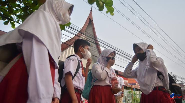 Kabut Asap Selimuti Sulawesi Barat, Sekolah Diizinkan Terapkan PJJ demi Lindungi Siswa