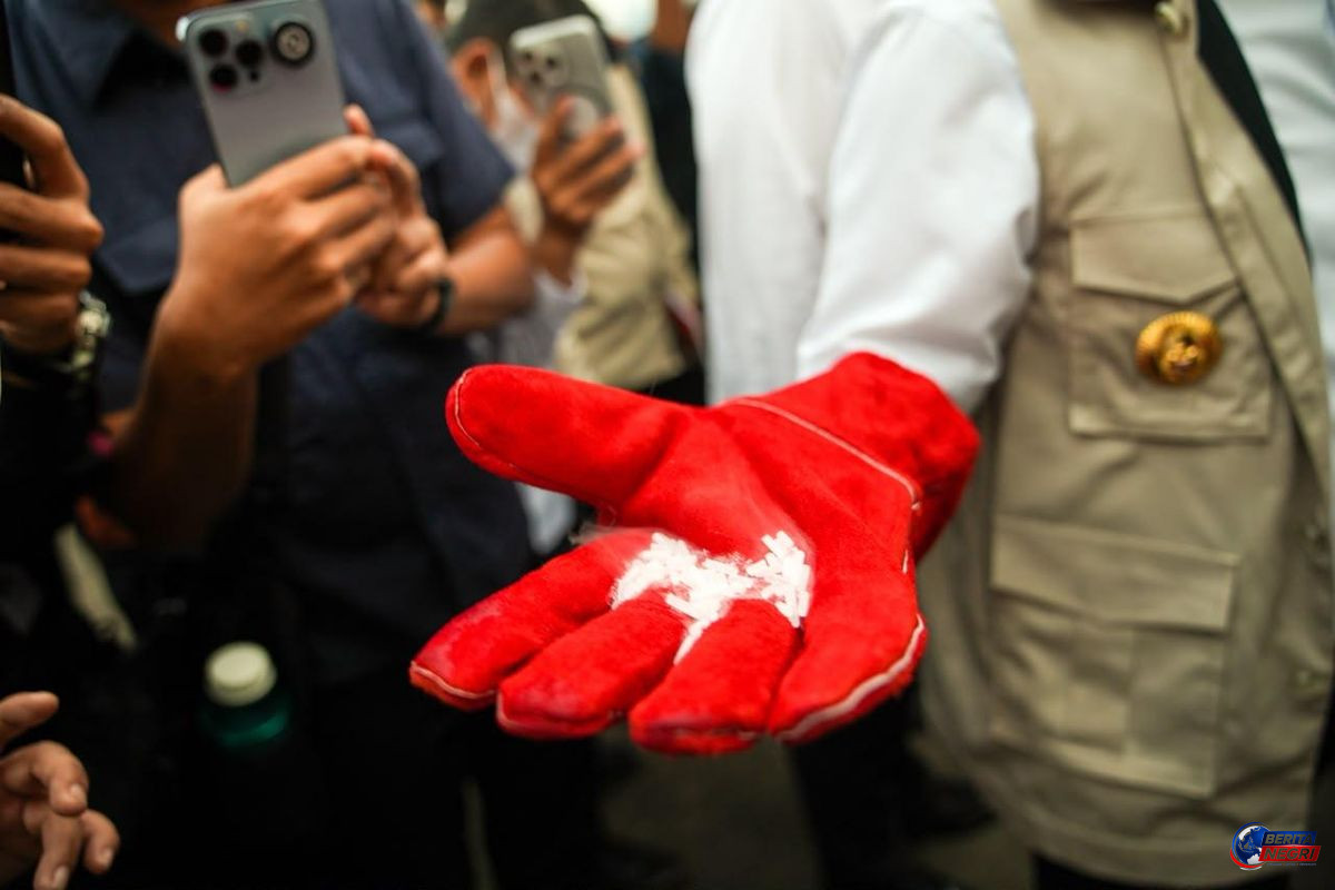 Sumsel Mulai Uji Coba Penyemaian Dry Ice untuk Atasi Kabut Asap Karhutla